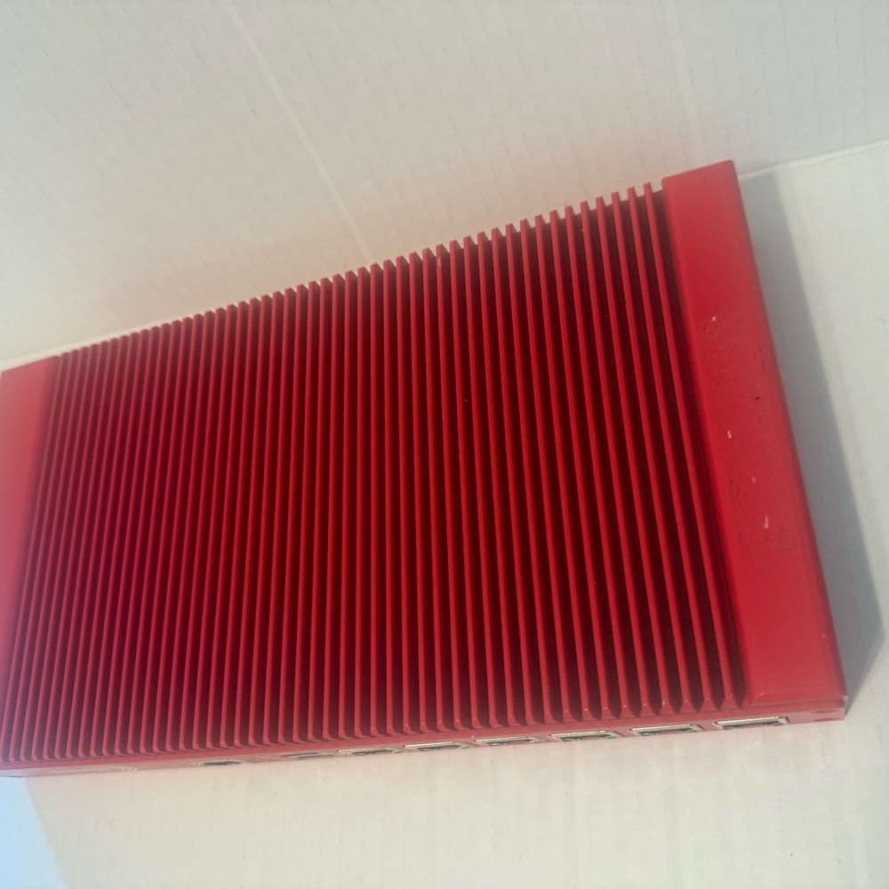 Red Wired Router - Picture 6 of 9